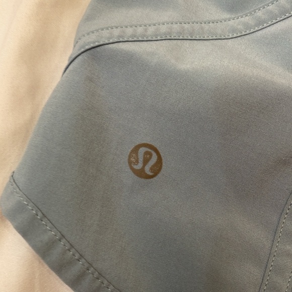 Lululemon Blue Tracker Shorts Sz 4 - Picture 2 of 4